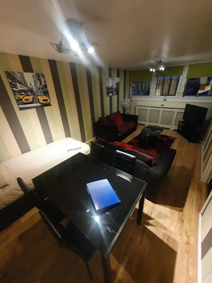 Snooze Central: Victoria Centre Apartments with Home Cooking Nottingham