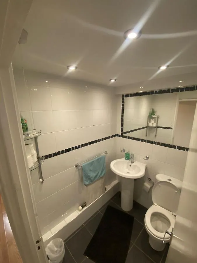 Snooze Central: Victoria Centre Apartments with Home Cooking Nottingham United Kingdom