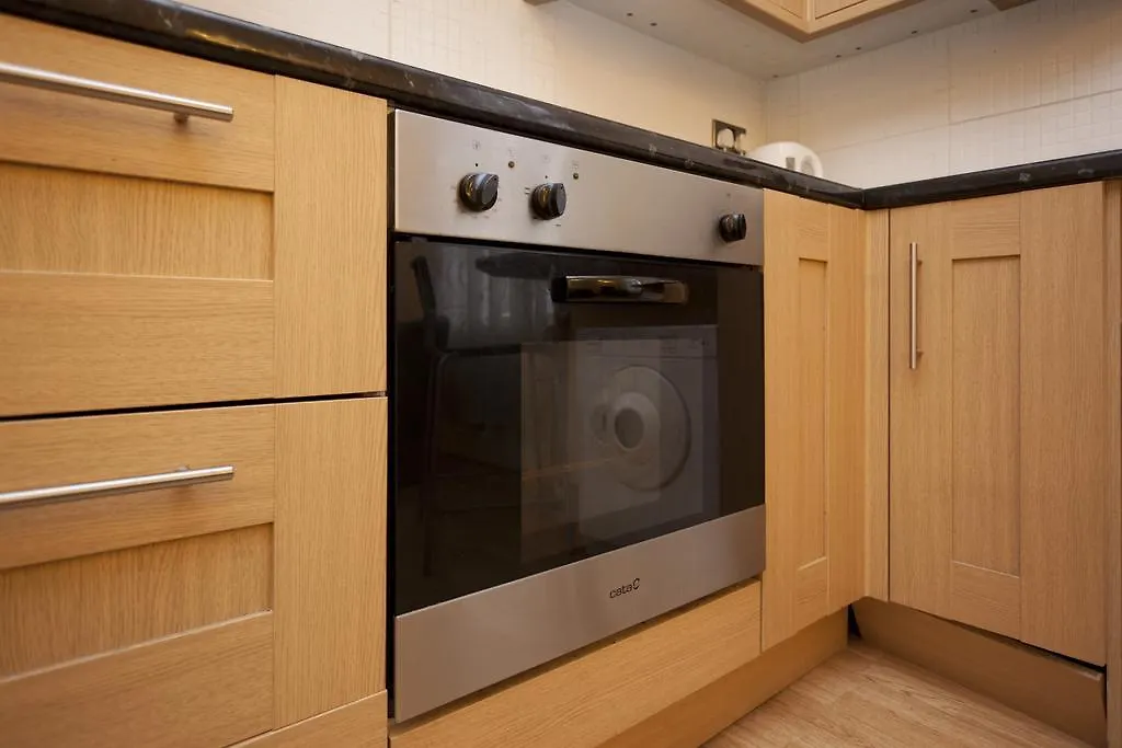 Snooze Central: Victoria Centre Apartments with Home Cooking Nottingham